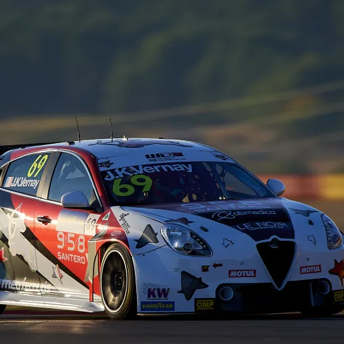 Jean-Karl Vernay se hace con la pole del WTCR en MotorLand 