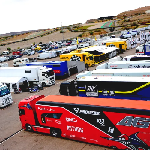 Young riders of FIM JuniorGPTM World Championship heat engines riding at the Aragón circuit.