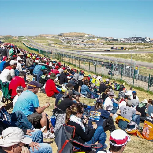 Cuatro grandes zonas de público y el paddock para seguir las Superbikes en MotorLand