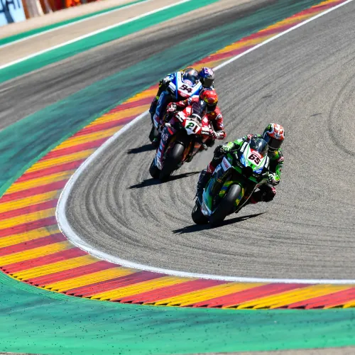 El primer día de carreras de WorldSBK en MotorLand Aragón deja una histórica Fan Bike Parade 