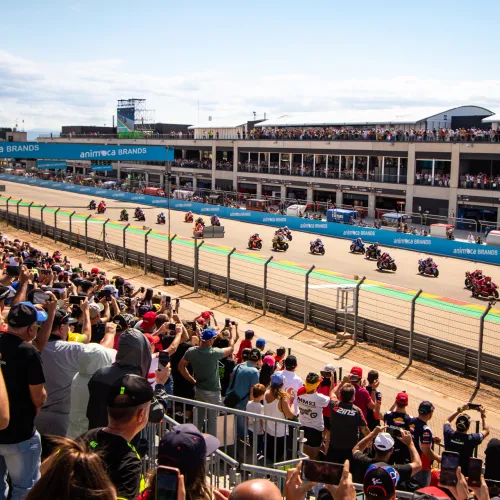 La afición vibra en un Gran Premio de éxito, con victoria de Bastianini en MotoGP