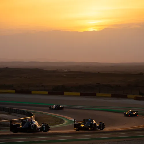 Un espectáculo histórico en Motorland Aragón con la única carrera nocturna de la temporada