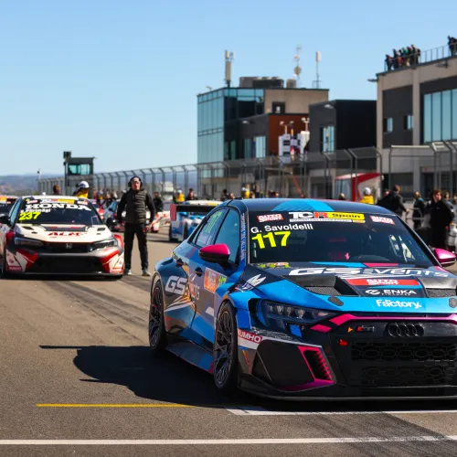 MotorLand Aragón ‘apaga los semáforos’ del Racing Weekend con lo mejor del automovilismo nacional