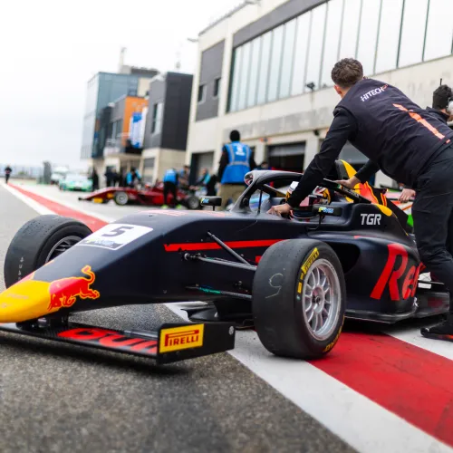 El Máster en Ingeniería del Motorsport inicia su 5ª Edición con una experiencia inmersiva en MotorLand Aragón