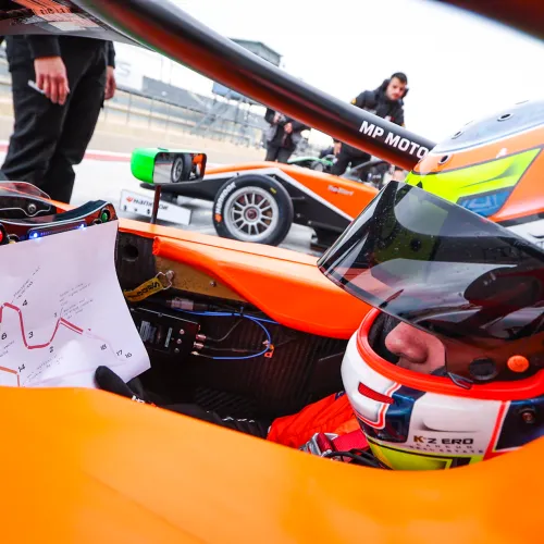 Un fin de semana de plena actividad con tandas, entrenamientos, competición y formación de alto nivel con el Máster de Ingeniería del Motorsport