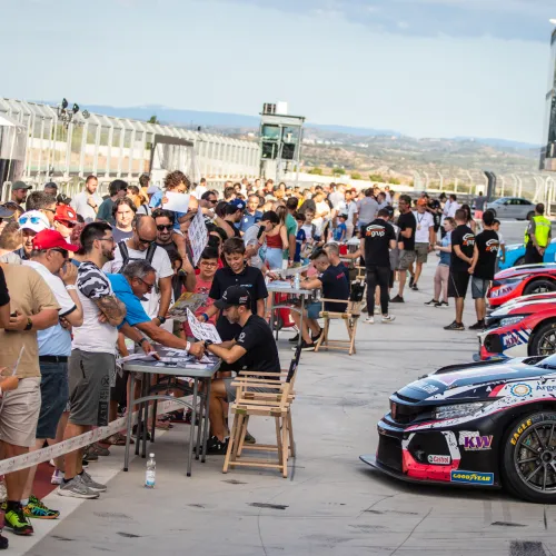 Tarde de fans en Motorland Aragón