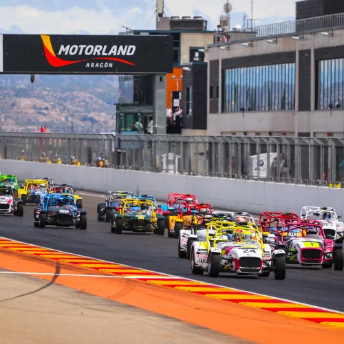El Trofeo de Velocidad inicia su fin de semana con el debut de los Caterham en Motorland Aragón 
