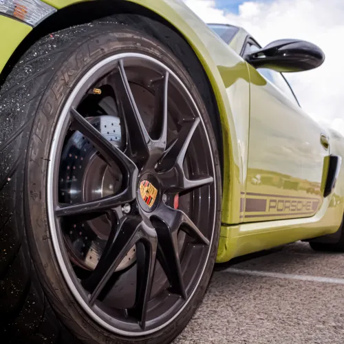 El recién reasfaltado circuito de velocidad de MotorLand Aragón reanuda su actividad este sábado con las tandas del Club Porsche France