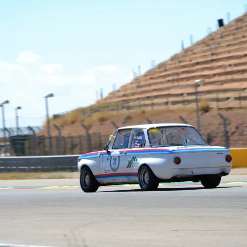 Antonio Irizábal gana en la carrera de Clásicas del Trofeo Aniversario MotorLand Aragón
