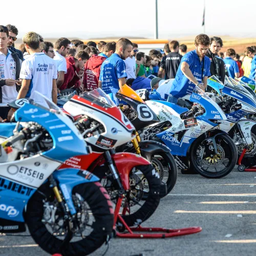 La Competición Internacional MotoStudent recibe el galardón Premio Empresa Teruel como idea innovadora y de éxito