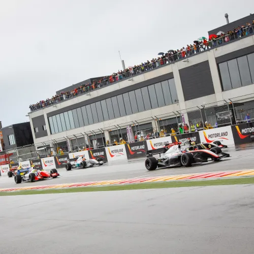 MotorLand vibra un año más con el espectáculo de las World Series by Renault