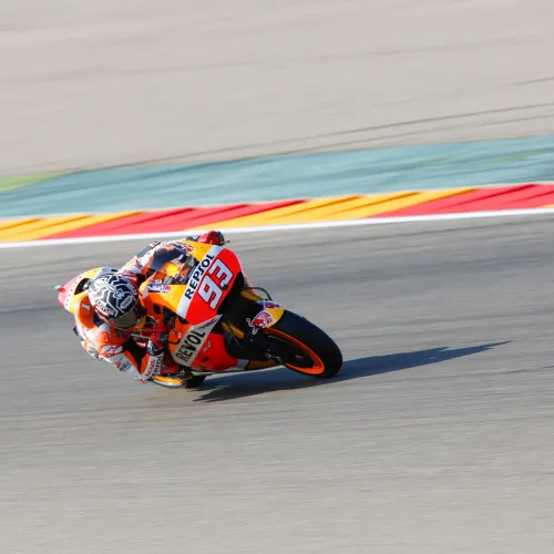 Los pilotos de MotoGP prueban los neumáticos de la próxima temporada en MotorLand