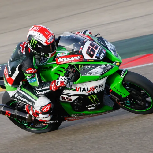 Rea llega líder y los pilotos españoles buscarán brillar en la cita de Superbikes en MotorLand