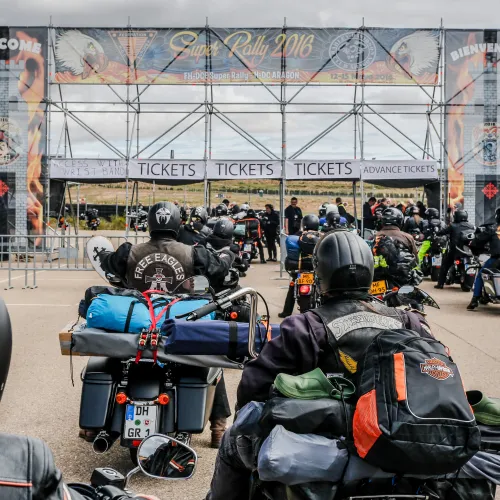 Comienza la llegada de miles de motos al Super Rally Harley-Davidson 2016 en MotorLand