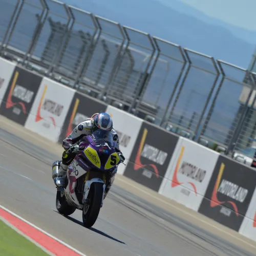 Los jóvenes talentos del Campeonato de España de Velocidad brillan en MotorLand
