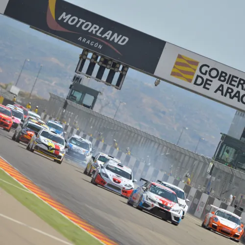 El Trofeo Aniversario brinda un gran fin de semana de automovilismo y motociclismo en MotorLand 