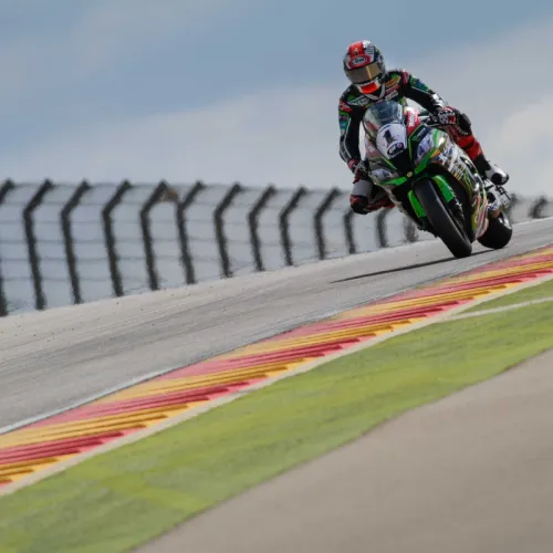 Rea llega lanzado y los pilotos españoles buscarán brillar en la cita de Superbikes en MotorLand