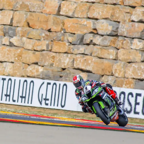 Rea manda en la primera jornada de las Superbikes en MotorLand