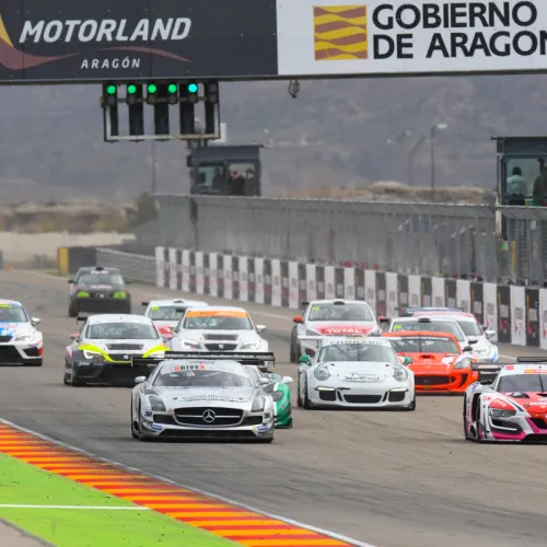 Victoria en MotorLand del Renault RS01 de Vicinanza/Smet/Cosin en los 500Km de Alcañiz