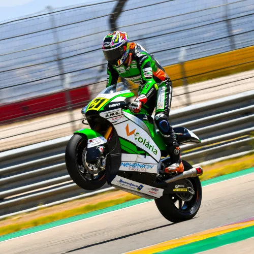 Calentando motores en las clasificatorias del FIM CEV Repsol. Alonso López el más rápido hoy en Motorland Aragón.