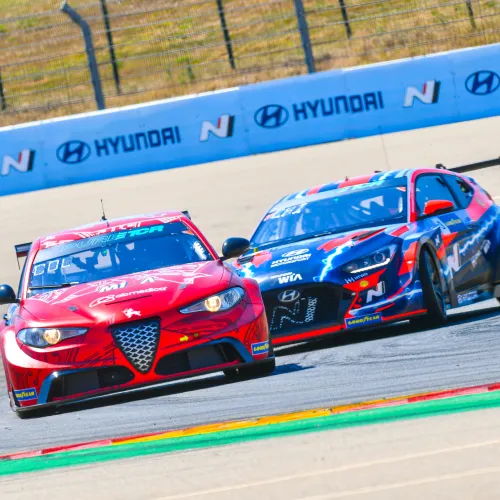 El Pure ETCR dejan a Ekström y Azcona compitiendo por el primer puesto de la clasificación en Motorland Aragón.