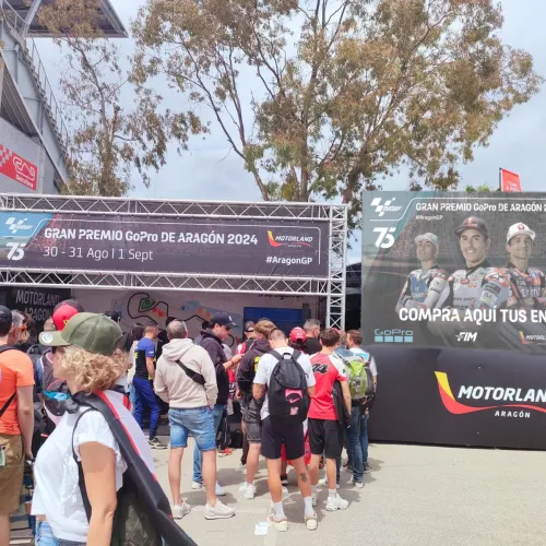 MotorLand Aragón se suma al Gran Premio Monster Energy de Cataluña con sorteos exclusivos, un simulador y firma de pilotos 