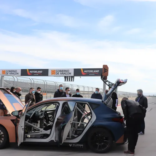 Comienzan en Motorland Aragón las prácticas del máster en ingeniería del Motorsport.