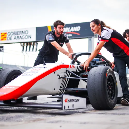 El futuro de la F1 se pone a prueba en MotorLand Aragón con el primer día del NAPA Racing Weekend