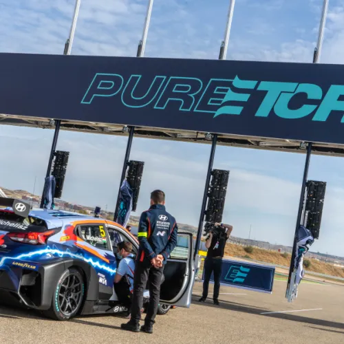 Pure ETCR, el primer Campeonato Internacional de turismos eléctricos, elige el circuito de MotorLand Aragón