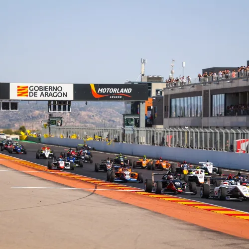 ¡Vuelve la emoción al asfalto! Napa Racing Weekend sorprende con sus primeras cuatro carreras inaugurales en Motorland Aragón