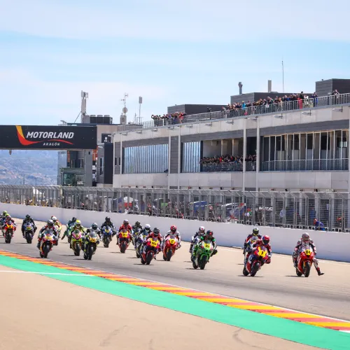 Tito Rabat le gana el pulso a Ivo Lopes y vence de nuevo en MotorLand
