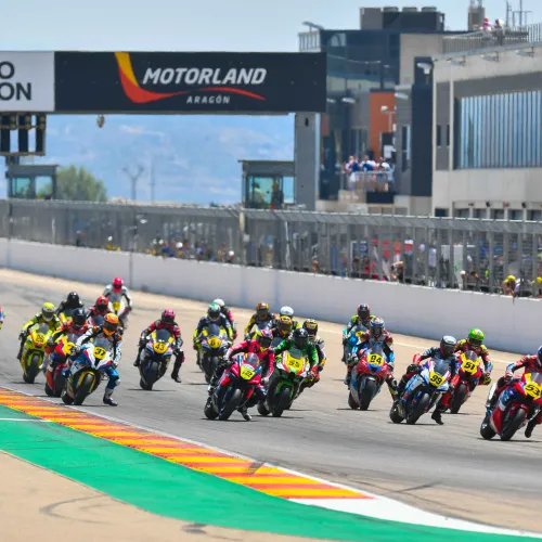 Nueva jornada de intensas carreras y espectáculo sobre la pista del ESBK 