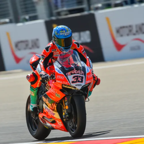 Melandri marca el ritmo en la primera jornada de las Superbikes en MotorLand